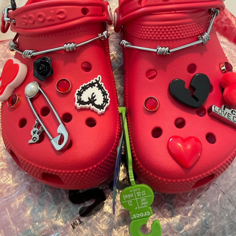 Karol G Crocs